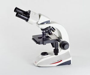 Monocular, binocular or trinocular educational microscope for life science courses Leica DM300